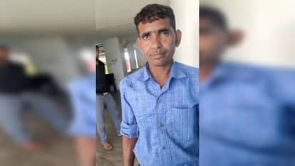 Sidhi News principal in charge reached college in an inebriated state video viral