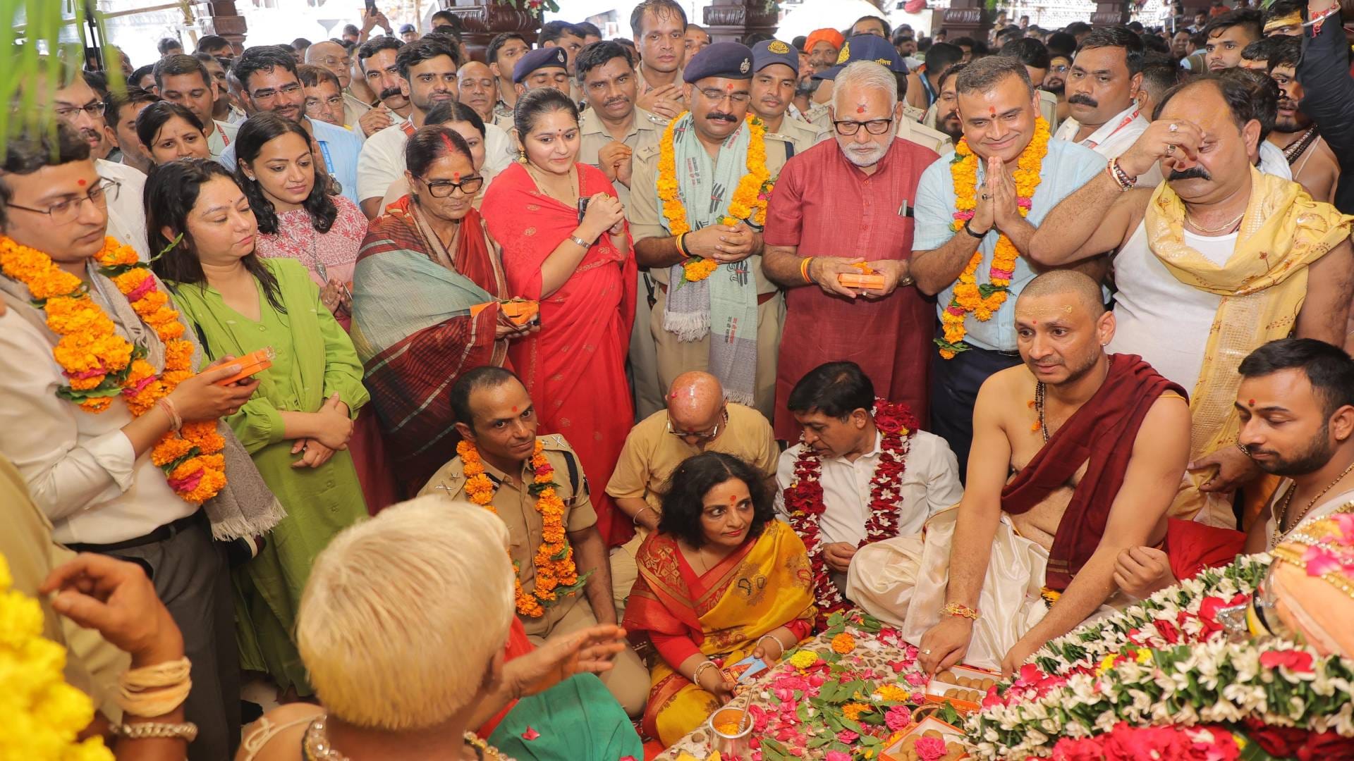 Ujjain sad cry of devotees echoed in royal procession devotees saw seven forms of Baba Mahakal Photo