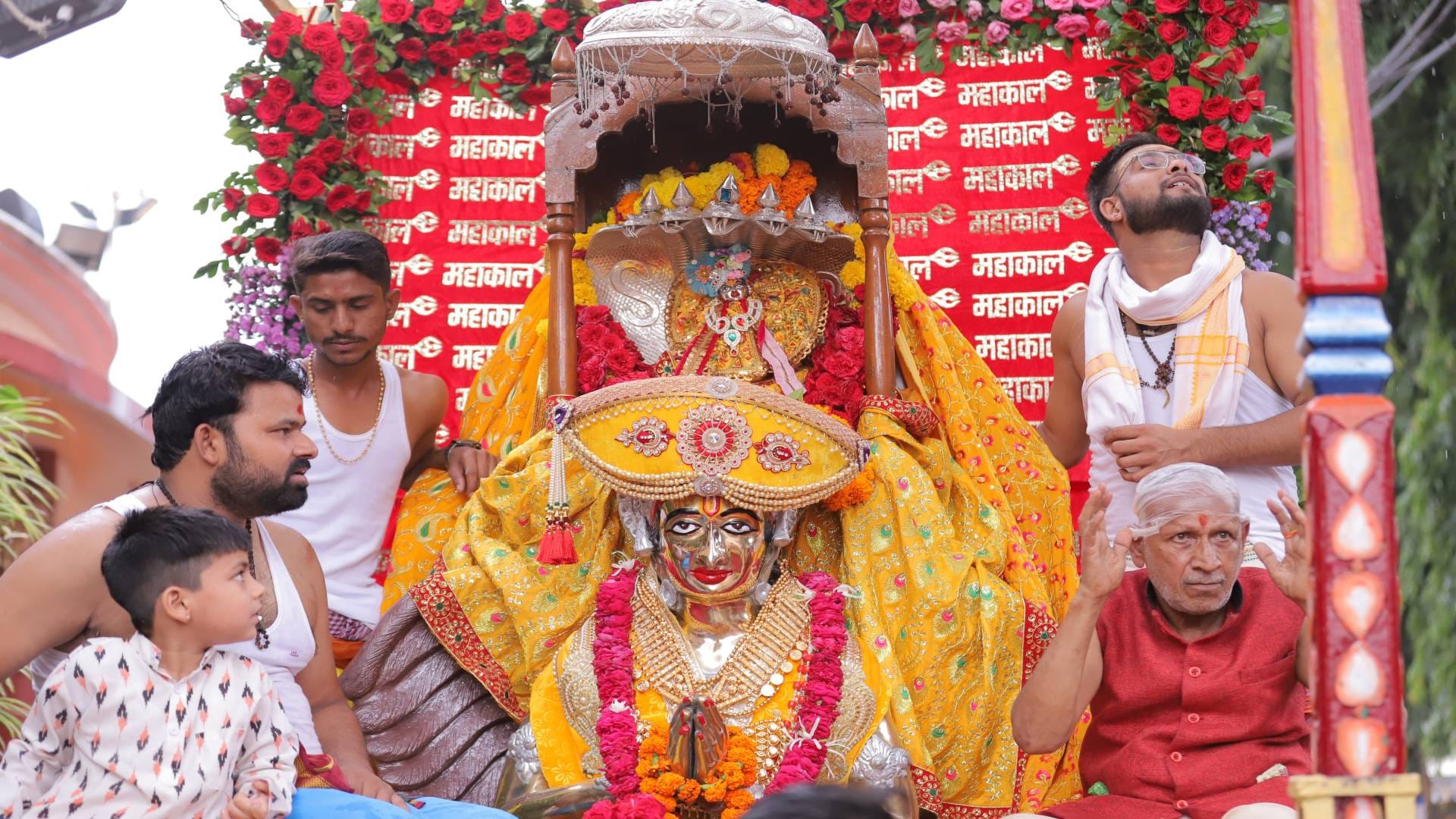Ujjain sad cry of devotees echoed in royal procession devotees saw seven forms of Baba Mahakal Photo