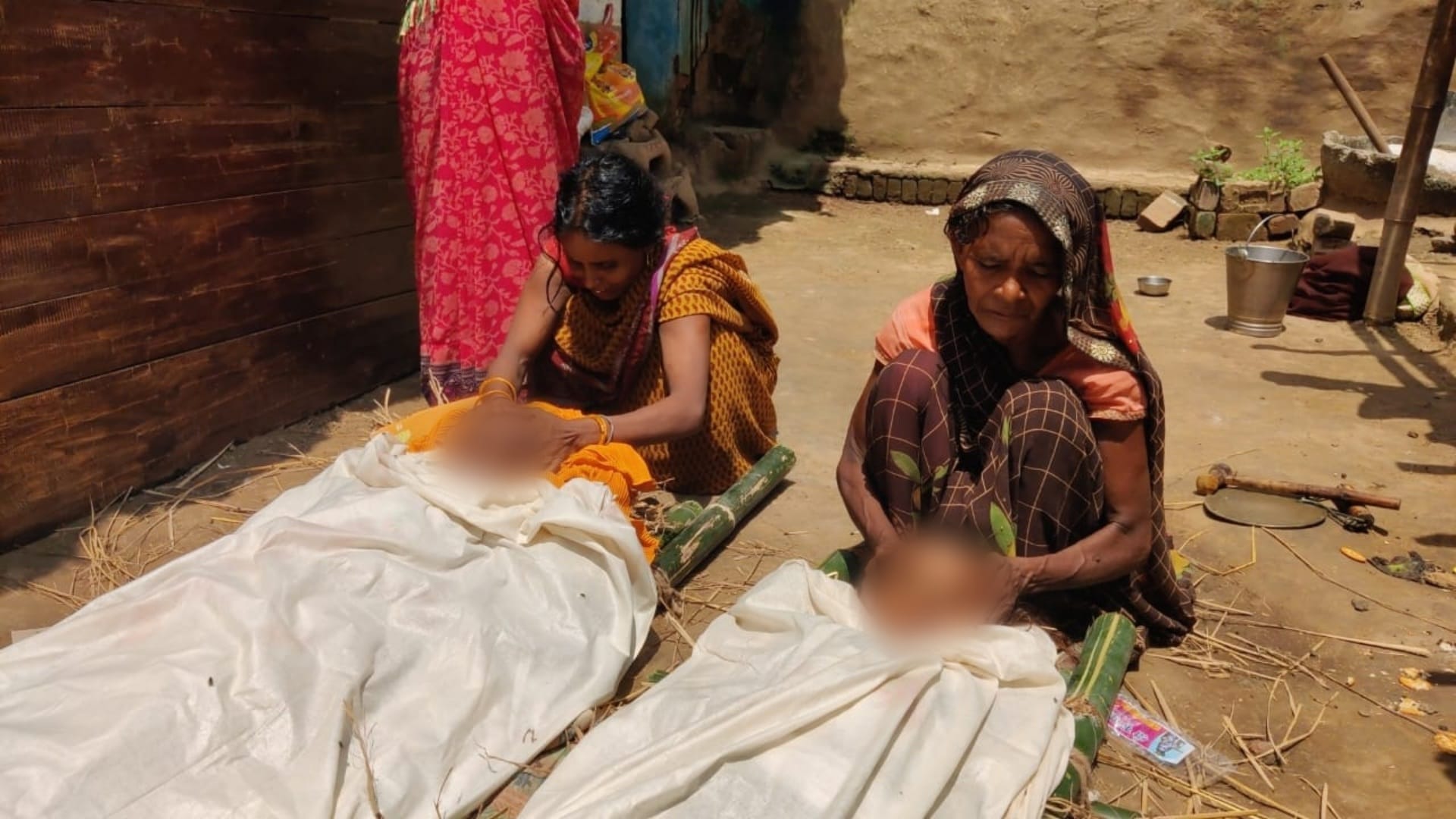 Munger News: 2 girls of a family died due to food poisoning; 3 referred to Bhagalpur