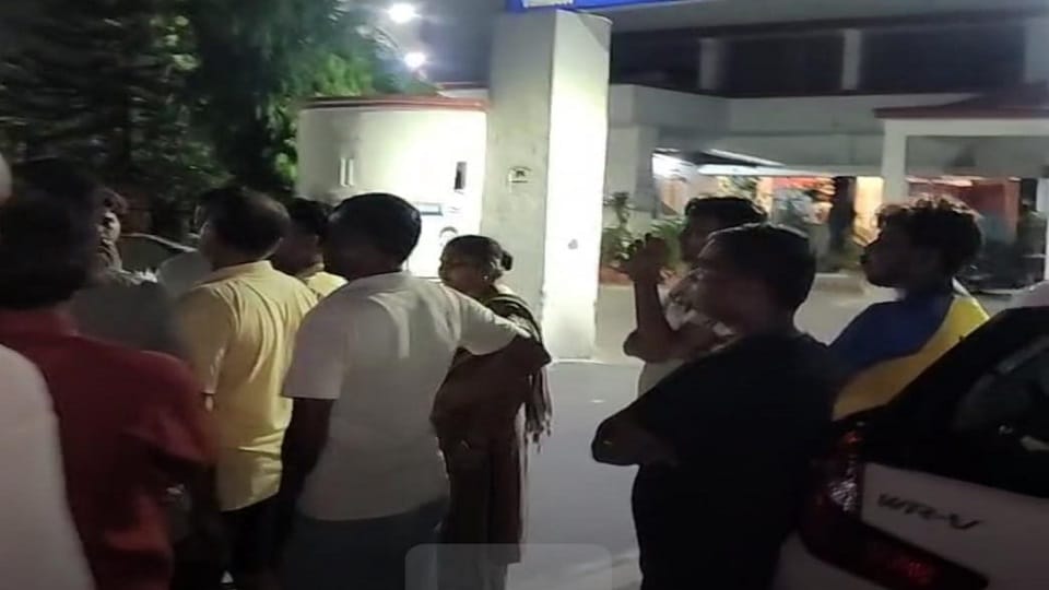 Shopkeeper attacked with knife over cheap goods in Numaish Haldwani