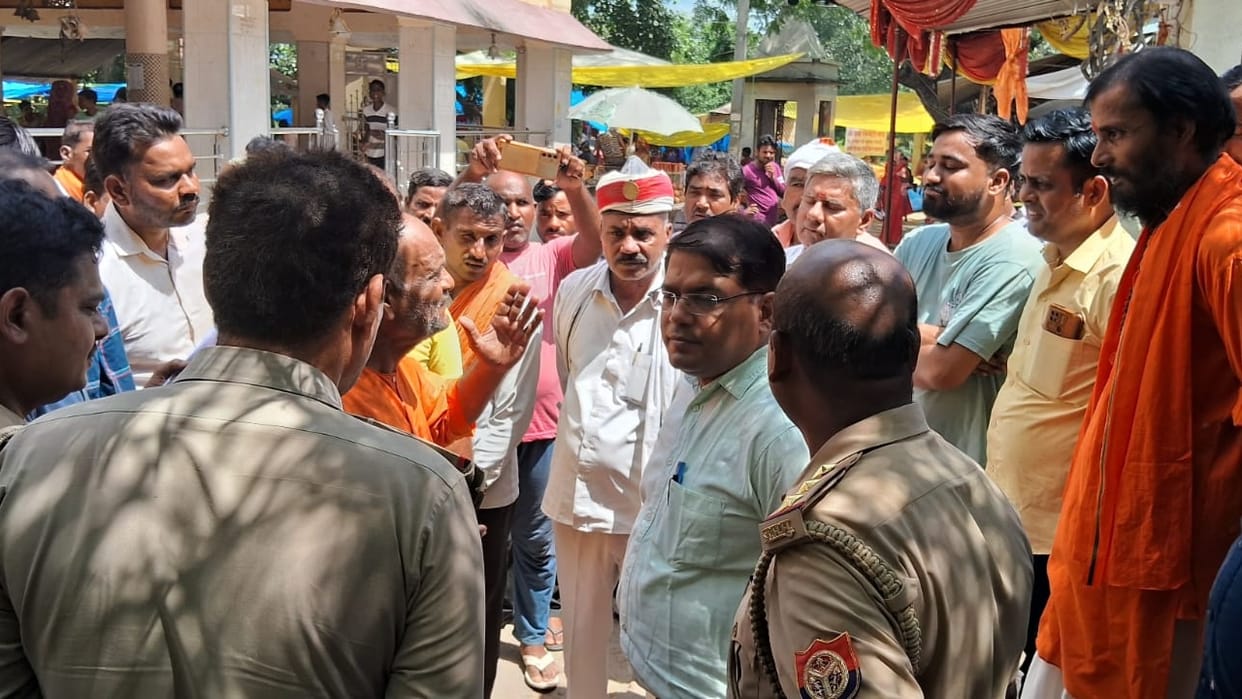 workers from Hindu organisations created ruckus in the temple premises in lakhimpur kheri