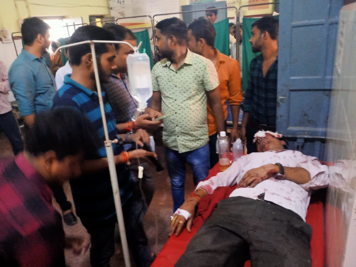 A jweller looted and attacked in Lalganj Raebareli.