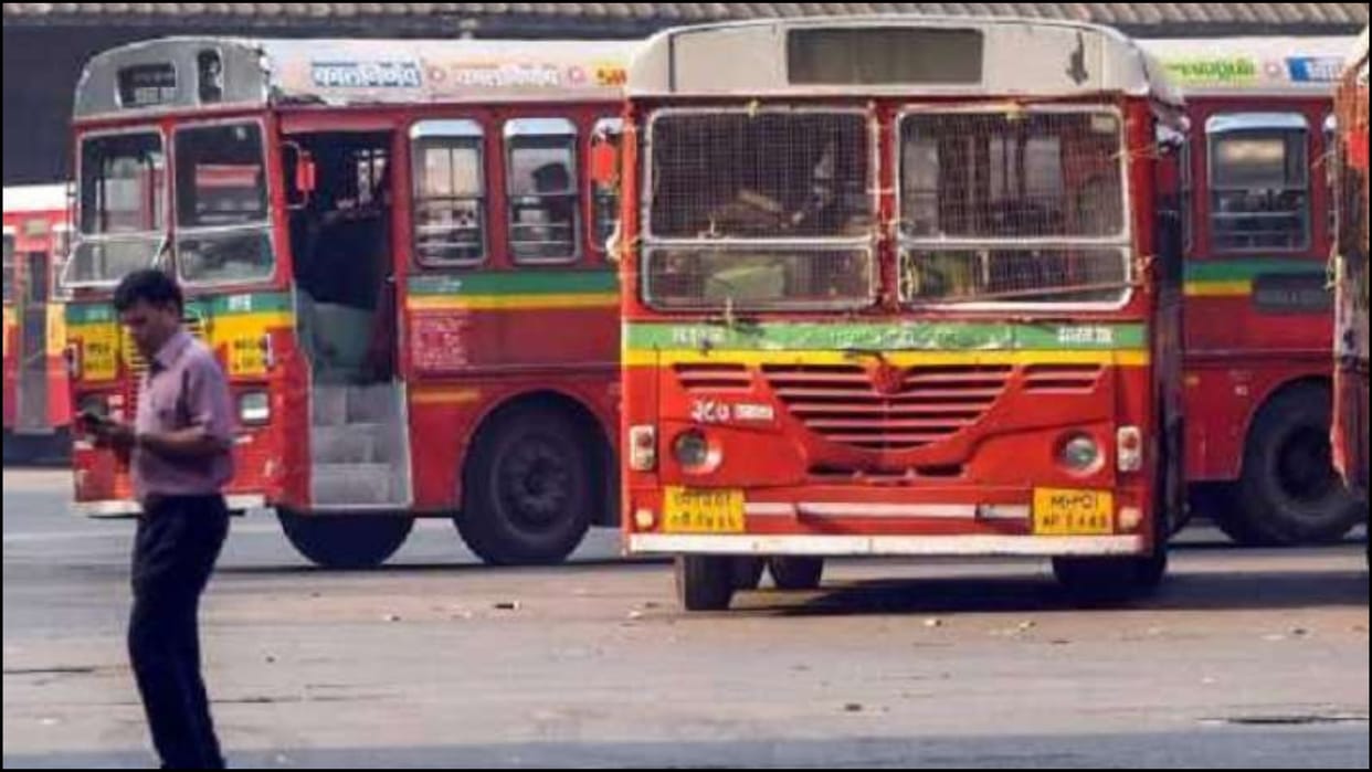 drunk man turns steering wheel of BEST bus in Mumbai woman died news in hindi