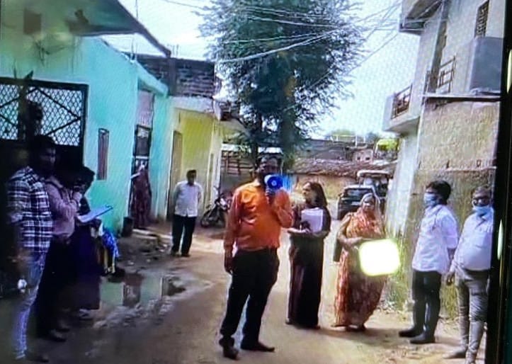 सीहोर के ग्रामीण इलाकों में मुनादी करवाकर डेंगू से बचाव की जानकारी दी जा रही है।