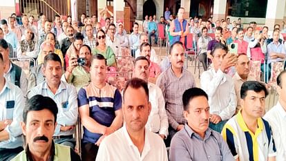 sanyukt karamchari mahasangh: Himachal govt should pay pending DA and arrears in two months