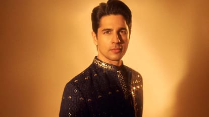 Kiara Advani is holidaying with husband Sidharth Malhotra shared a post with fans and showed her day look