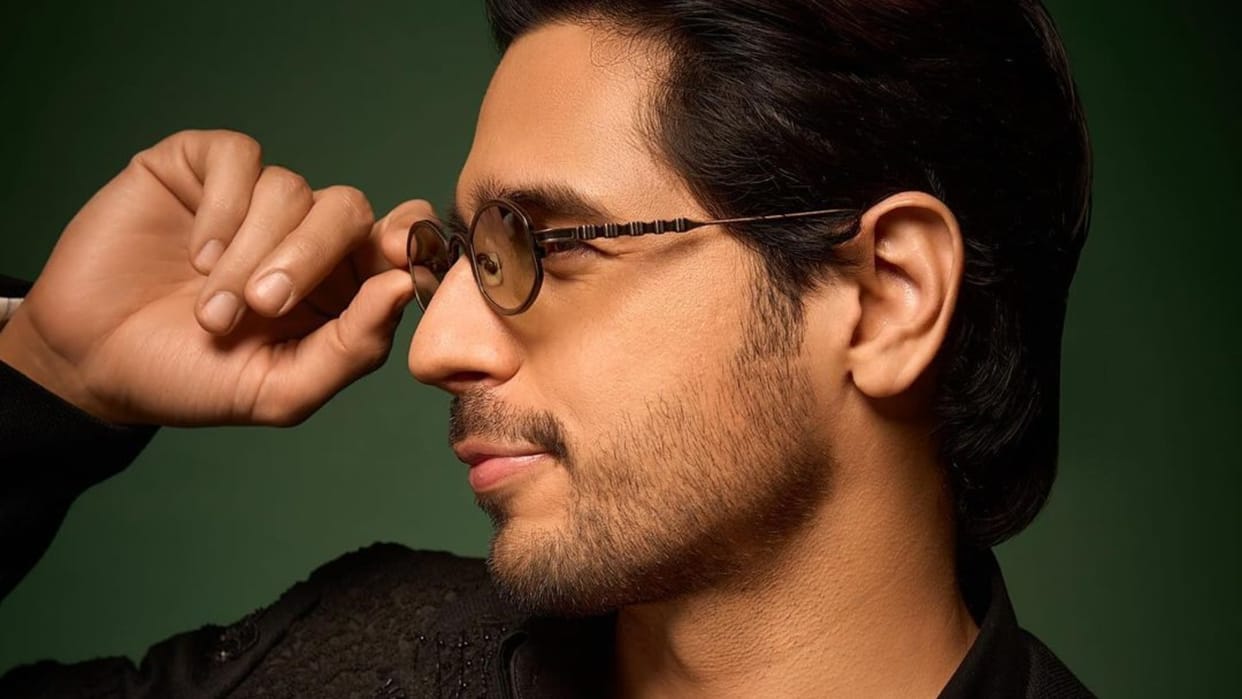 Sidharth Malhotra left Balwinder Singh Janjua Mitti Before Shoot seen in Race 4 with saif ali khan Report