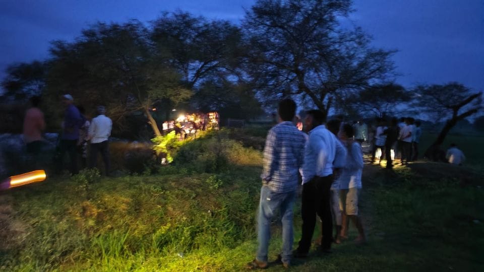 Dead body of unknown youth found in pond in Kabirdham