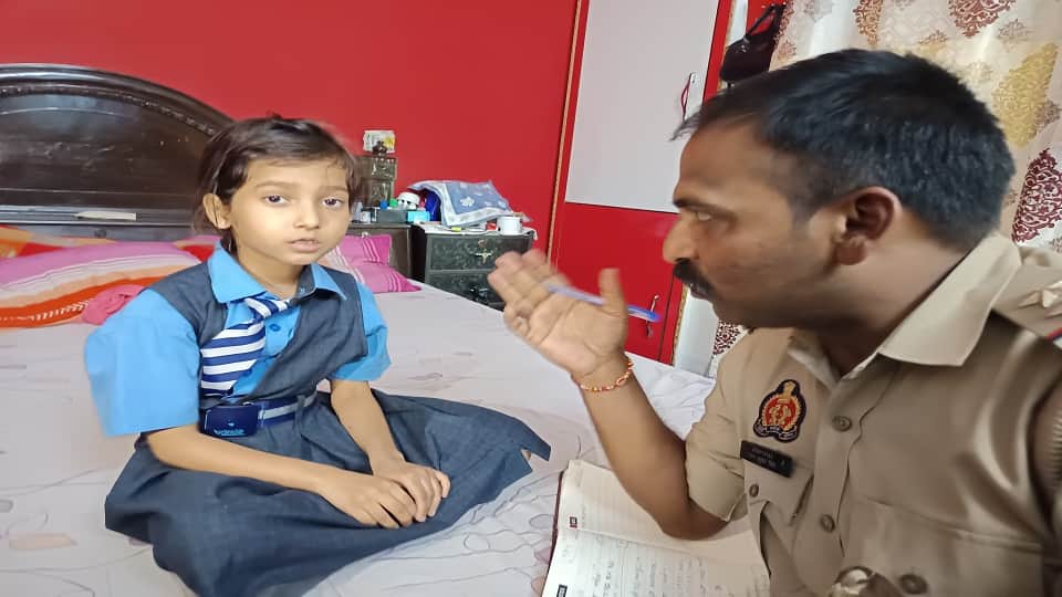 Kidnapping of an innocent child in Meerut: Mother burst into tears after seeing the child, hugged her daughter