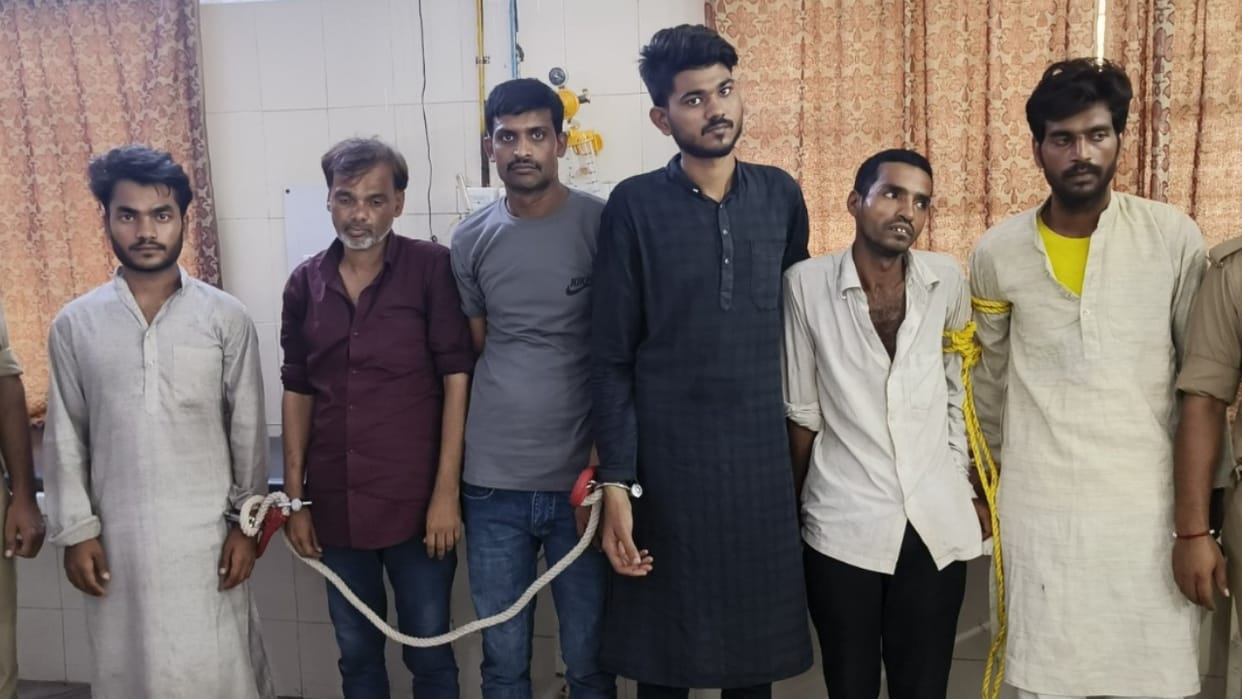 Seven mobile phone thieves including minor arrested in Bareilly
