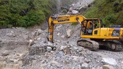 Uttarakhand landslide highway closed Malari Highway Yamunotri Highway Mussoorie Weather Update