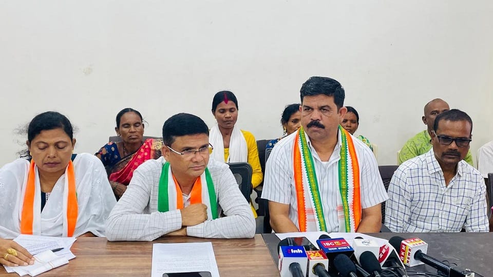Congress said BJP is creating ruckus incident in Bengal maintained silence incidents happening in state in Bij