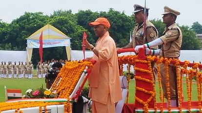 मुरादाबाद पहुंचे योगी आदित्यनाथ: पुलिस अकादमी में ली परेड की सलामी, युवाओं को नियुक्ति पत्र सौंपेंगे CM Yogi Visit: inaugurate projects worth Rs 401 crore in Moradabad, hand over appointment letters youth