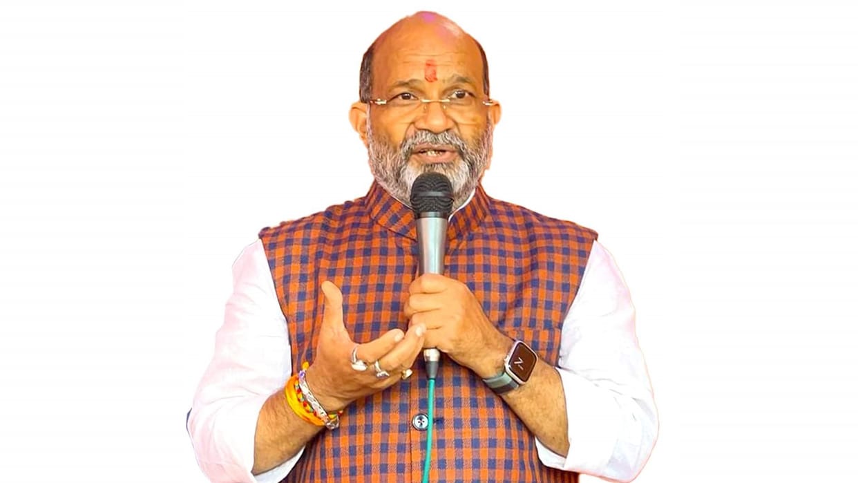 BJP MLA Sureshwar Singh feels threat of his life from his gunner.