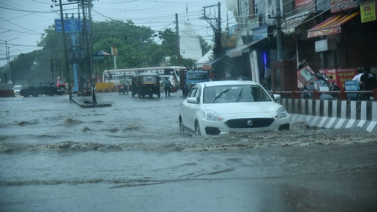 Weather took turn in Haryana, Heavy rain in many districts including Hisar and Rohtak, waterlogging on roads