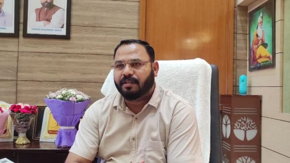 financial crisis in MC Chandigarh Mayor Kuldeep Kumar demand for Rs 200 crore from Administrator Kataria