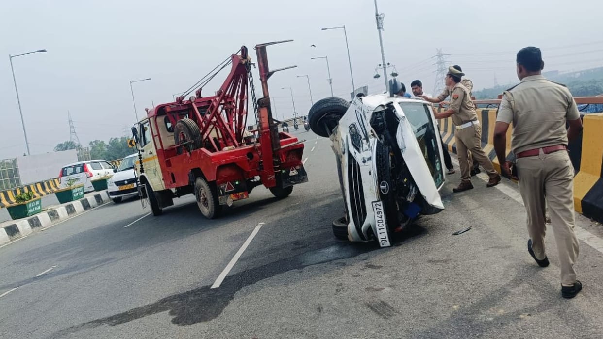 Road Accident Orthopedic doctor life saved due to airbag opening after overturning on elevated road in Ghaz