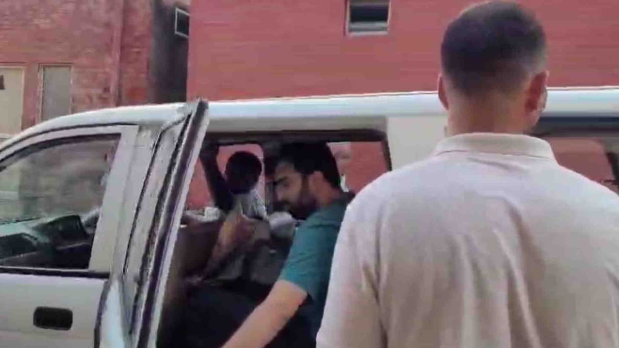 Alwar News: GST inspector and assistant arrested for taking bribe sent to jail
