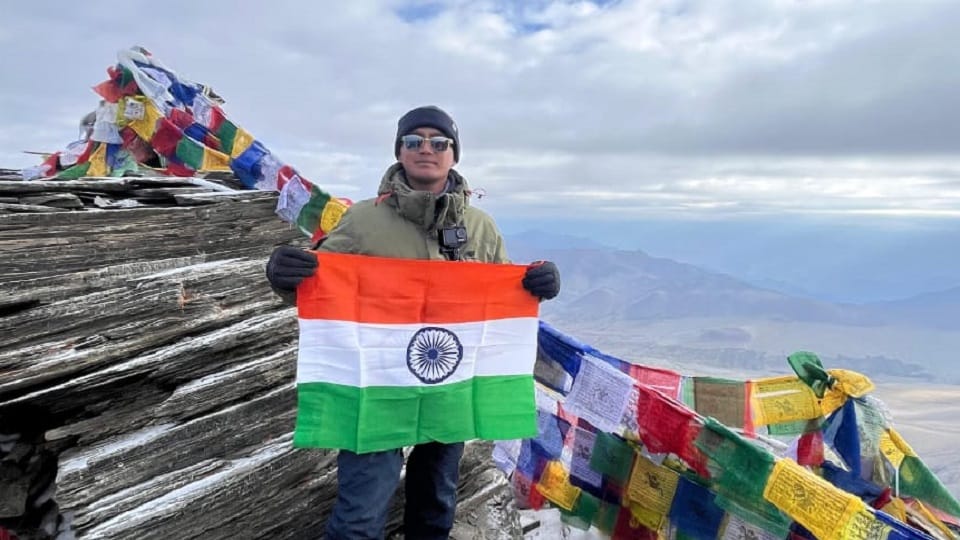Hemraj of Munsiyari hoisted the tricolor on the 6400 meter high Kang Yatse Hill