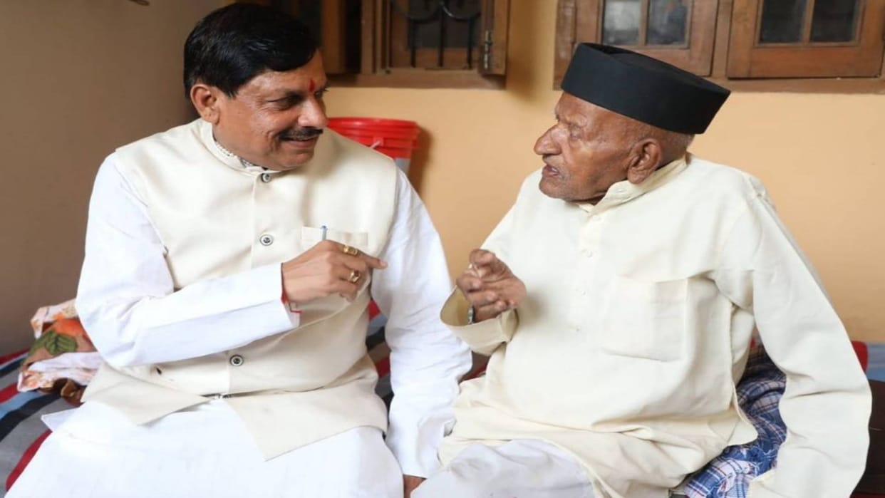 MP News Chief Minister Dr. Mohan Yadav father Poonamchand Ji Yadav passed away