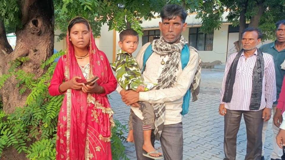dumper hit bike In Mainpuri three people died including couple condition of daughter and niece is critical
