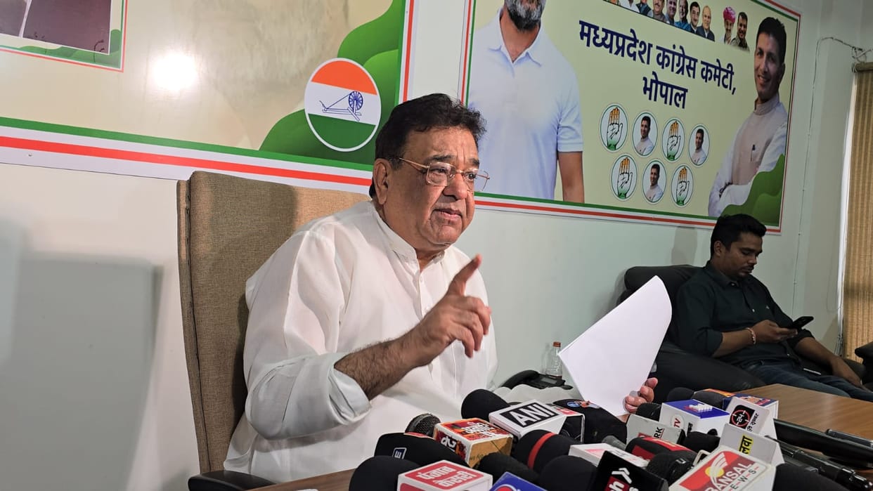 Congress opened a front against the Agriculture Minister regarding the seed scam, allegations of scam with the