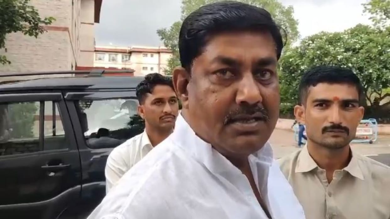 Jaipur: MLA got angry at his own party's minister and said - It doesn't seem as if the government has changed