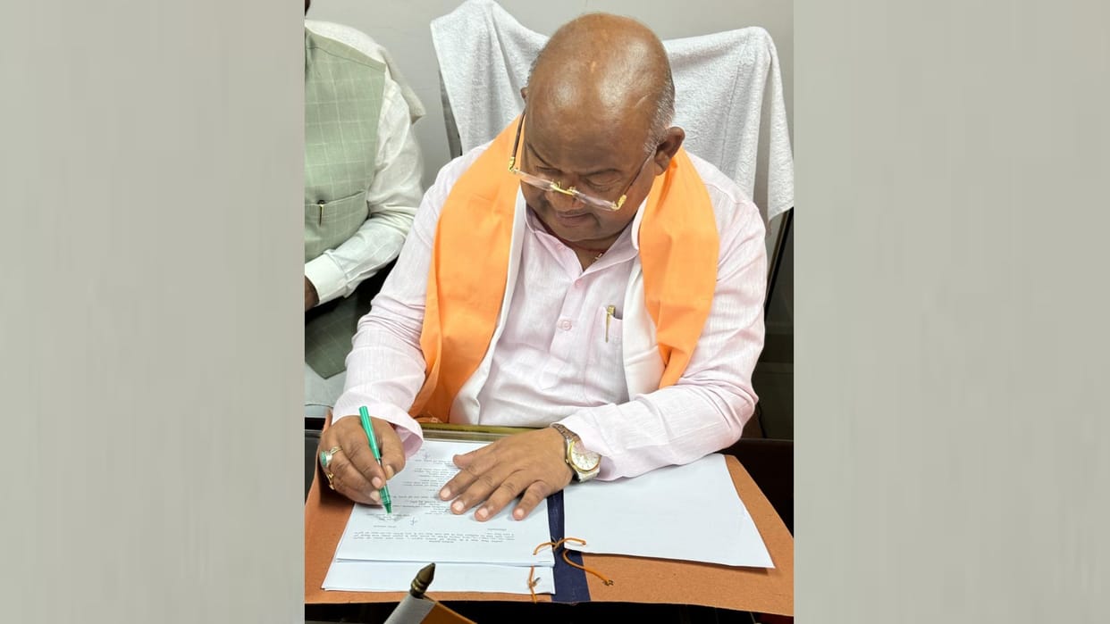 chairman of Uttar Pradesh Backward Classes State Commission has decided to conduct survey of Vaishya caste