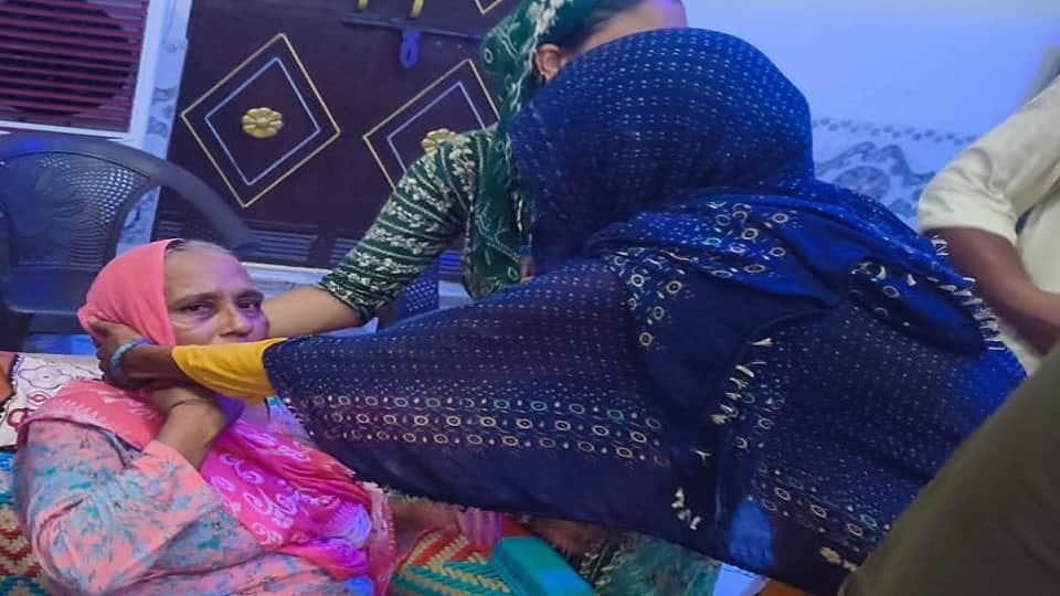 UP News: Two brothers died due to electric shock on neighbor's roof, know why the electric wire was left live