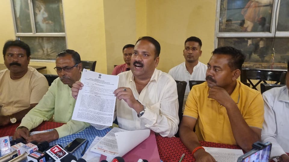 Anger in Bengali society due to statement of MLA Munna Singh Chauhan in rudrapur