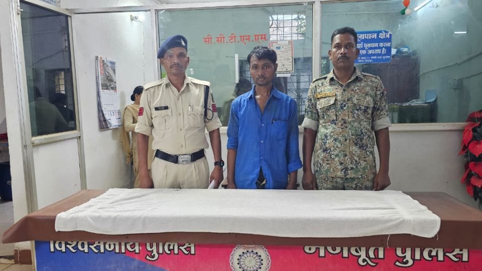 Police arrested the absconding accused in the case of murder of an elderly person in Jagdalpur