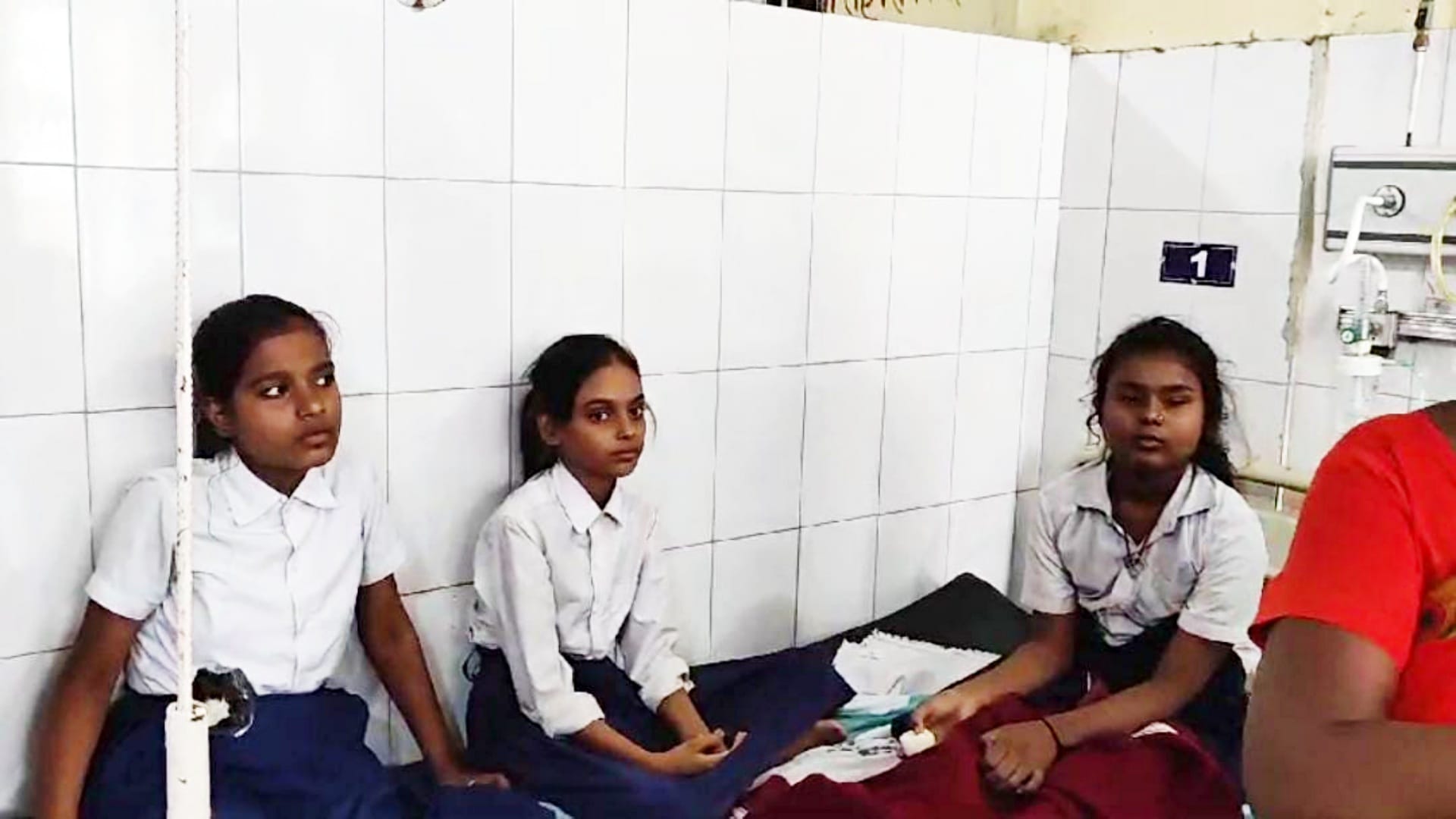Bihar News: Seven school girls fall ill after consuming filariasis medicine in Munger, admitted to hospital
