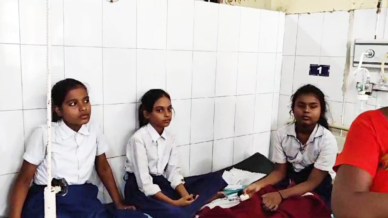 Bihar News: Seven school girls fall ill after consuming filariasis medicine in Munger, admitted to hospital