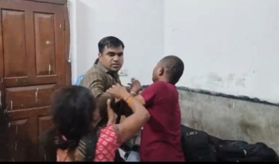 Medical College Prayagraj: Junior doctors accused of assault did not respond