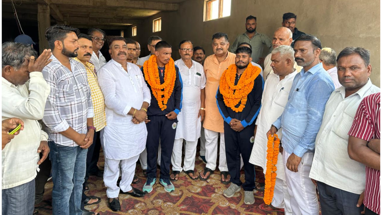 Two players from Gorakhpur won silver medals in the Asian Games organized by Nepal.
