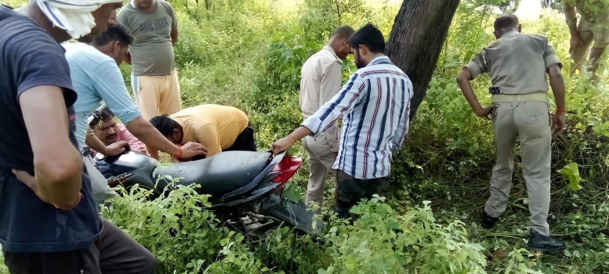 Hamirpur Accident, Bike lost control and hit a tree, sister died and brothers condition is critical