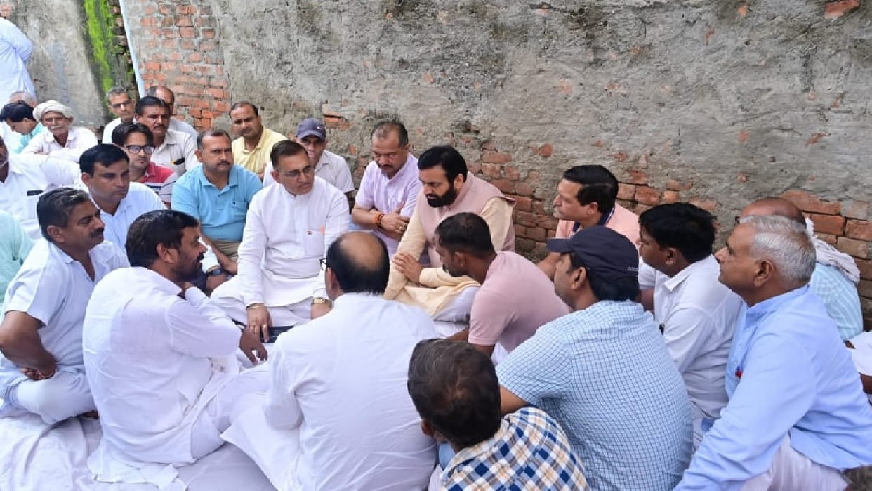Eight people of Marchedi died in Jind road accident, CM Naib Saini reached home to console family members
