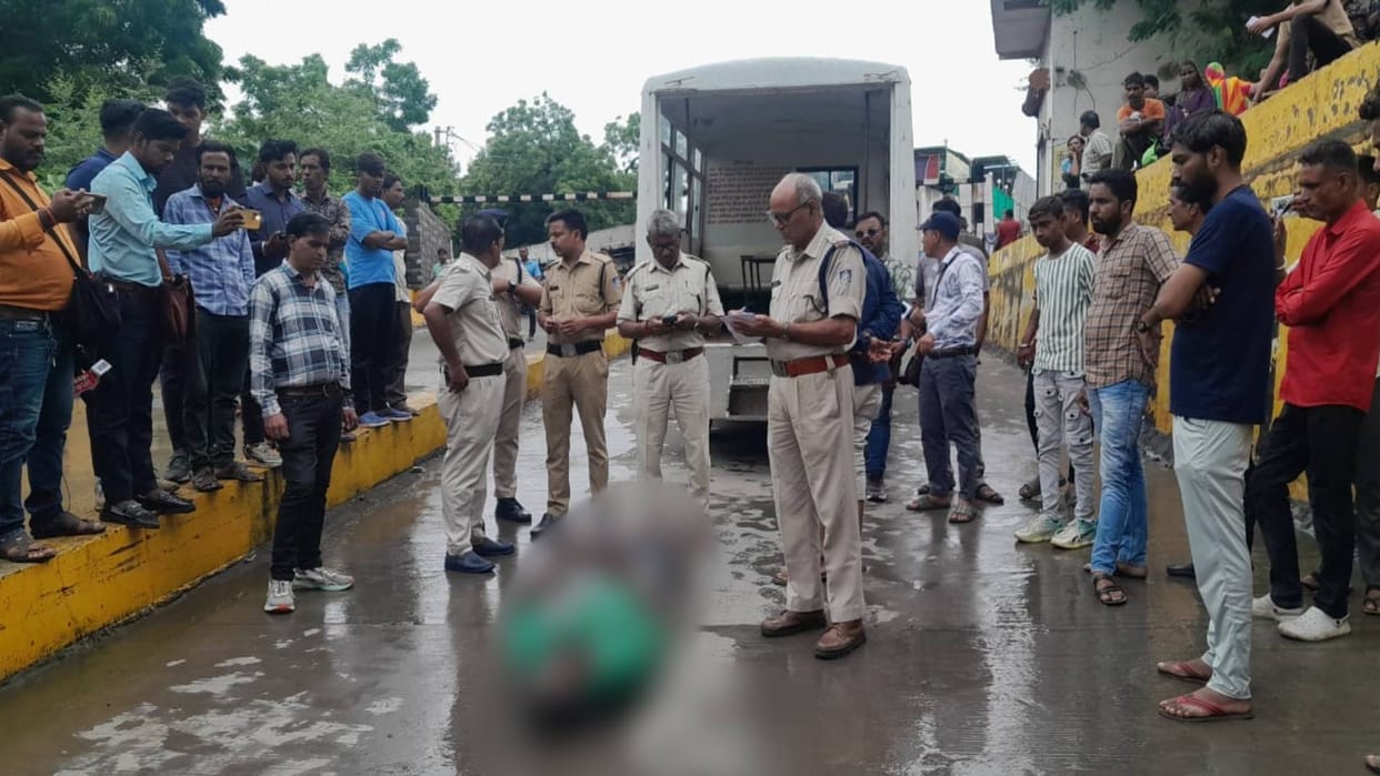 Mandsaur young man died drowning in water accumulated under bridge accident happened negligence municipality