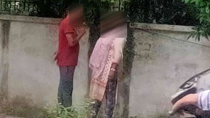 Prostitution is happening openly outside the gate of IIT Roorkee Uttarakhand News in hindi