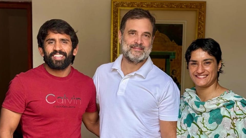 Wrestlers Vinesh Phogat and Bajrang Punia met Congress leader Rahul Gandhi