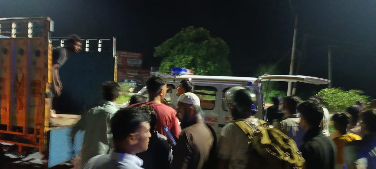 Roorkee Accident Two bikes collide head-on one youth dies, four people injured