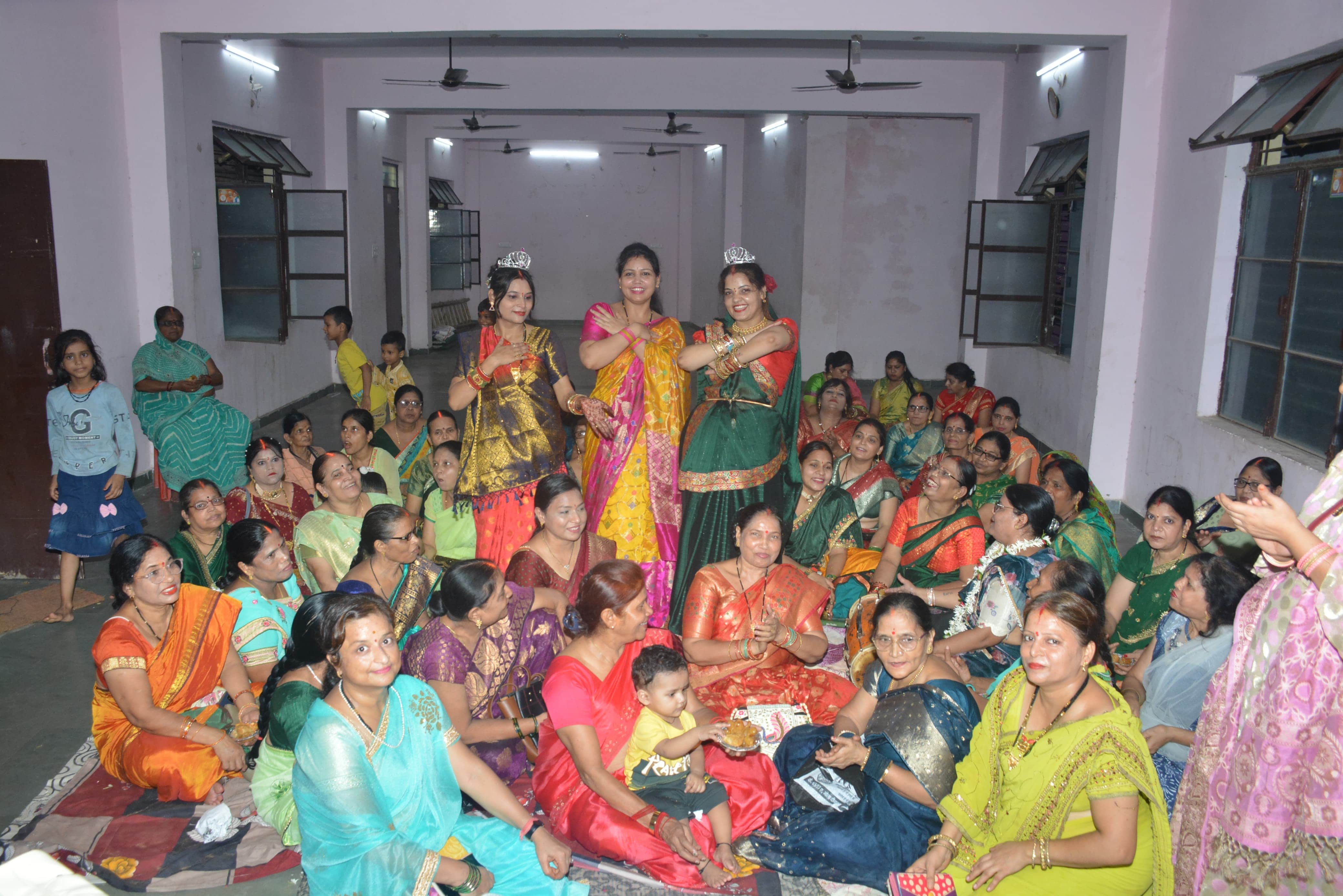 Teej festival celebrated by clubs and organizations in varanasi