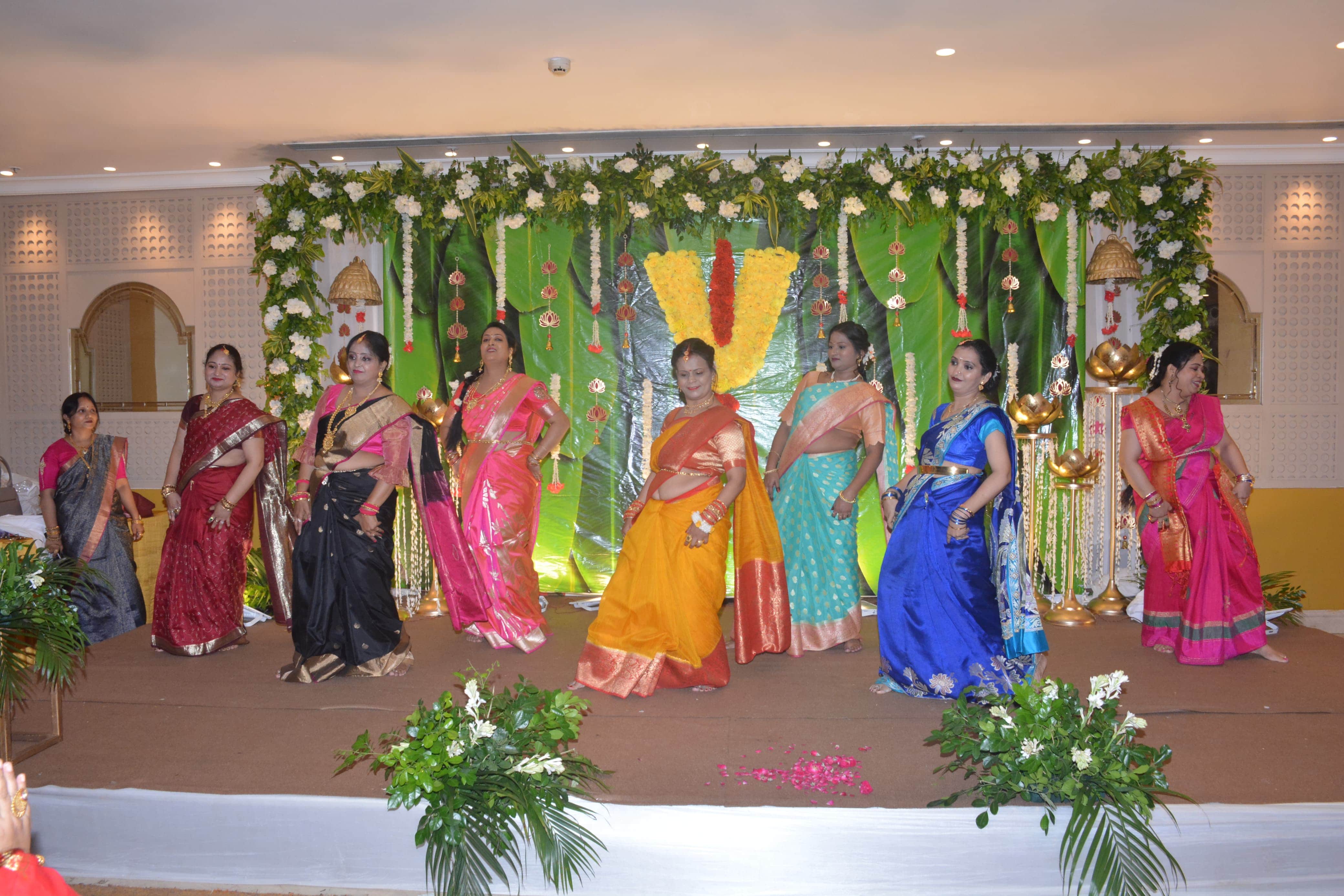 Teej festival celebrated by clubs and organizations in varanasi