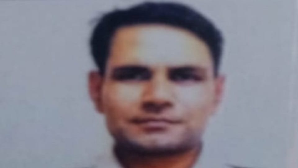 Baghpat: Delhi Police constable committed suicide by shooting himself, Vikas was the son of Khap Chaudhary