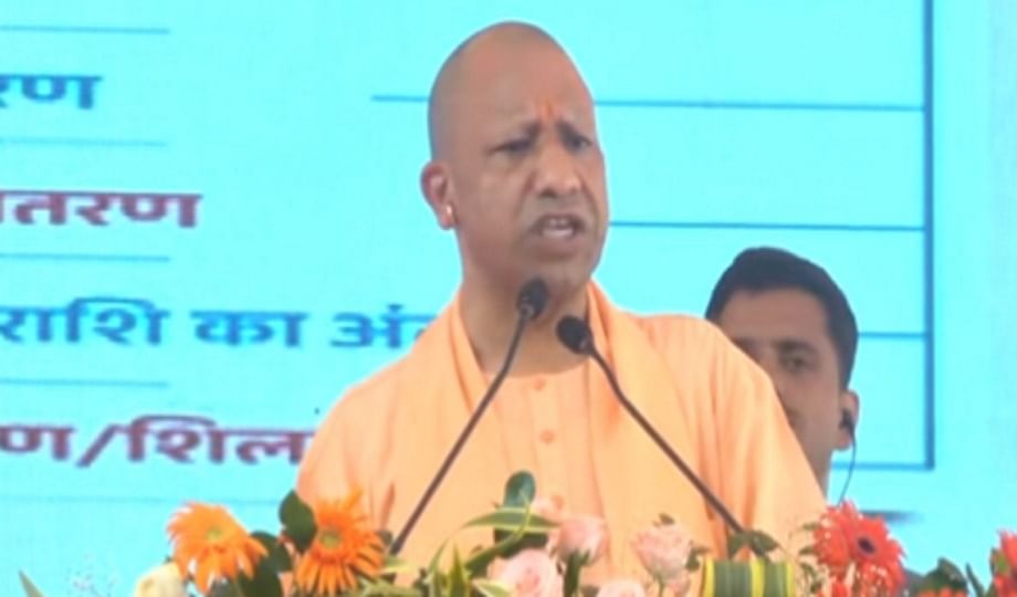 CM Yogi roared in Prayagraj: Courage is needed to run a bulldozer, if the mafia raises its head, it will raze