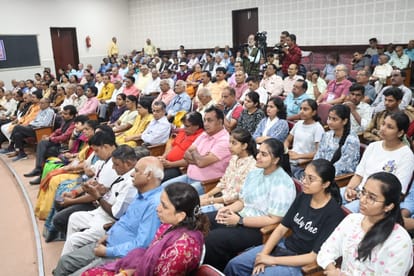 Abhyas Mandal lecture series concluded in Indore, social worker Dr. Manisha Kothekar presented her views.