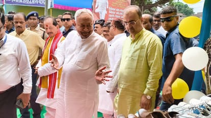 Bihar CM Nitish Kumar security personnel assaulted public representatives alleges Ara MP Sudama Prasad
