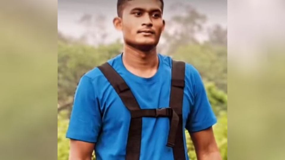 Soldier martyred due to lightning in Bijapur