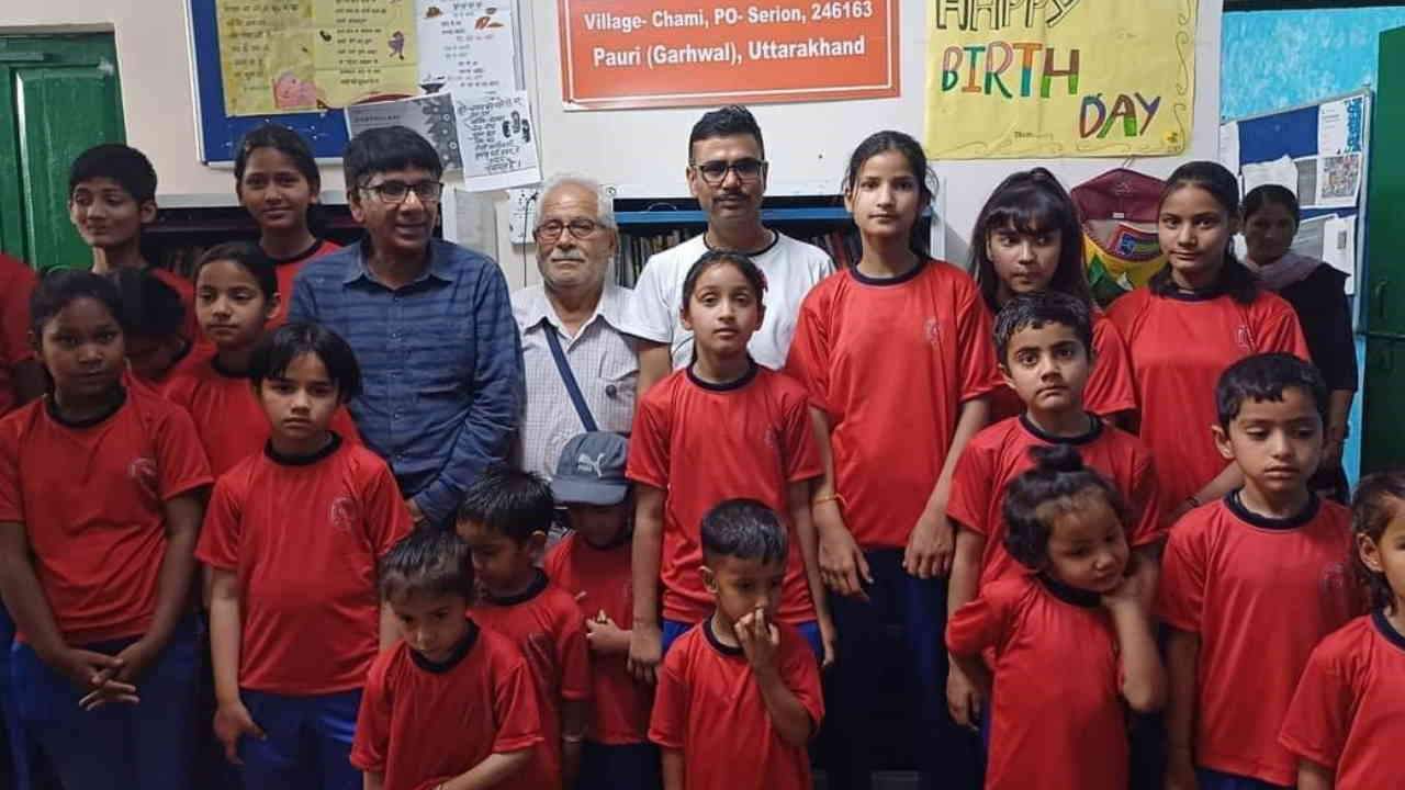 Teachers' Day Special Story Chami village Teenagers Club is lighting the flame of education in Chami Pauri